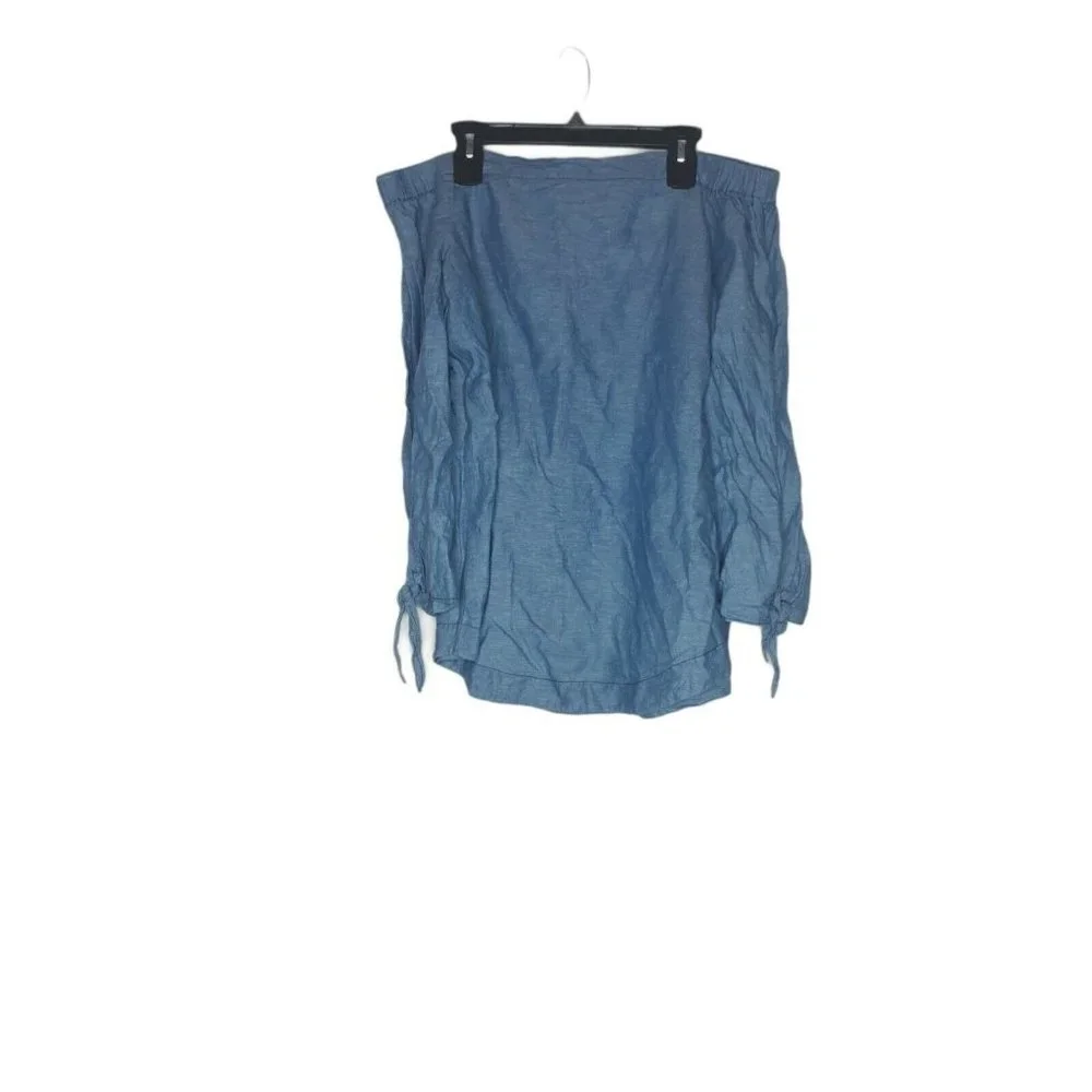 FREE PEOPLE Show Some Shoulder in Chambray Blouse - Picture 6 of 12
